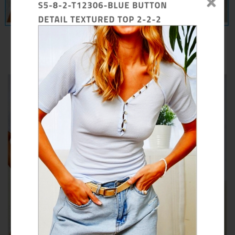 5 Tops For $25 FIRM WHOLESALE  Number Of Tops 5 .2 Small 2 Medium 1 Large